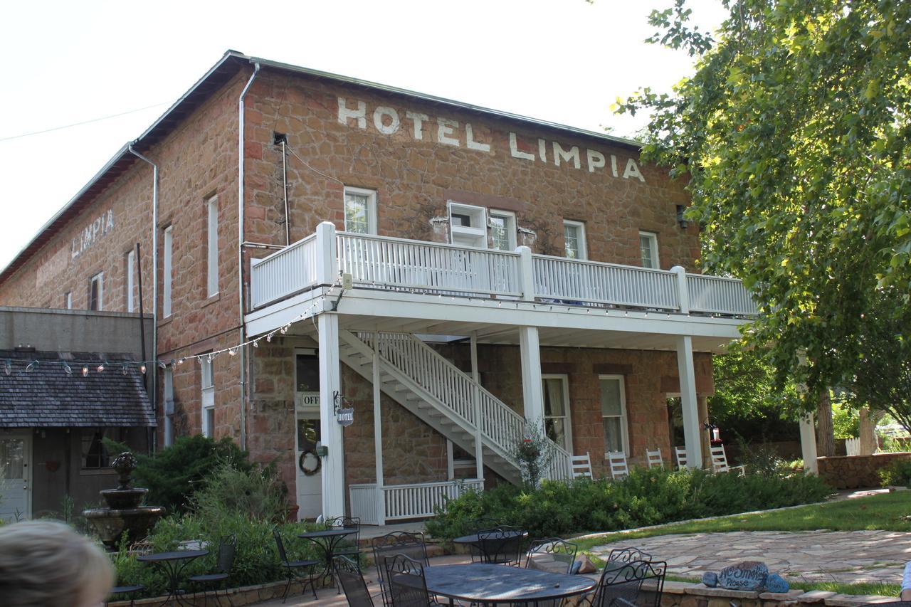 The Hotel Limpia Форт Дейвис Екстериор снимка