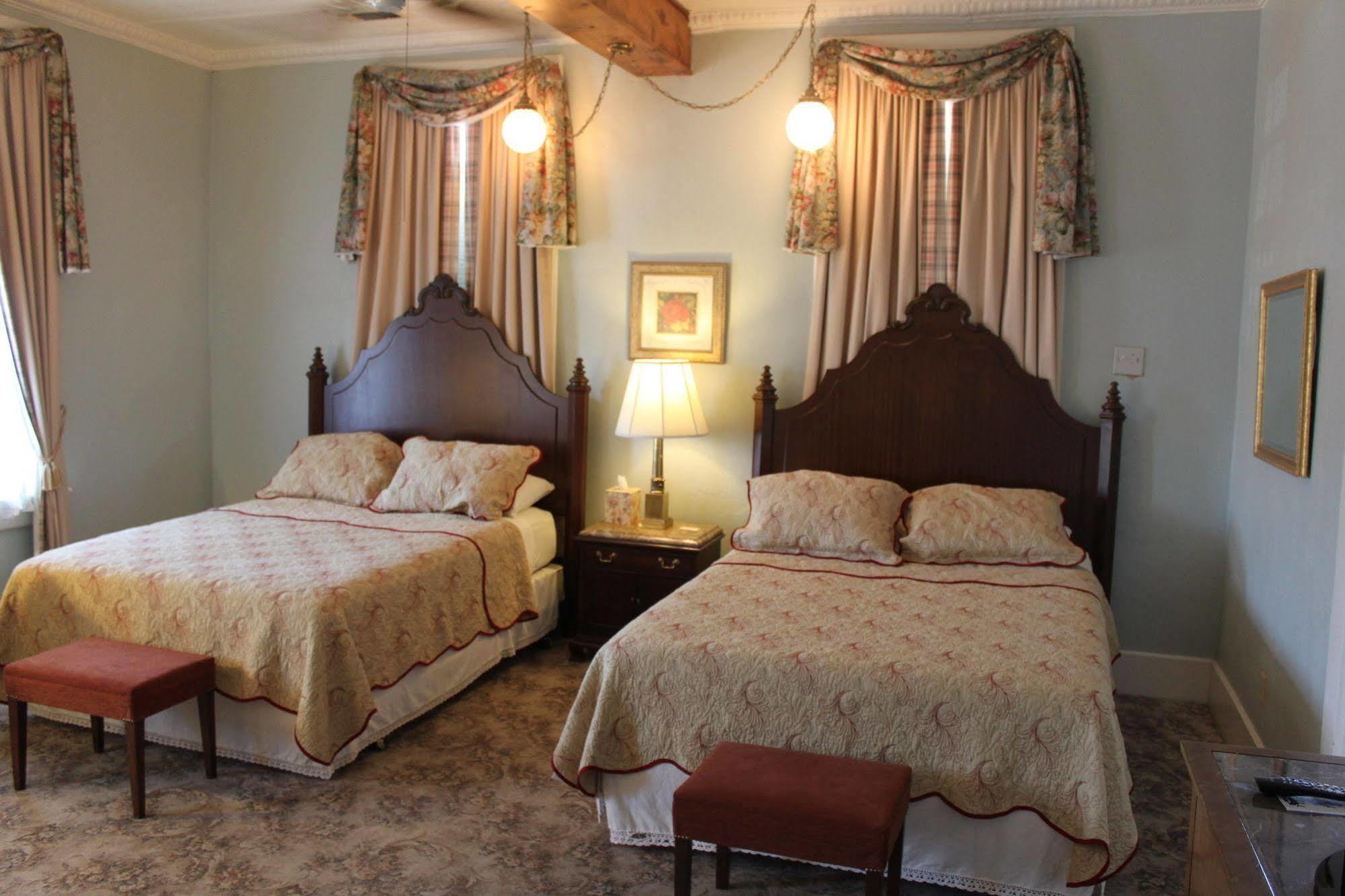 The Hotel Limpia Форт Дейвис Екстериор снимка
